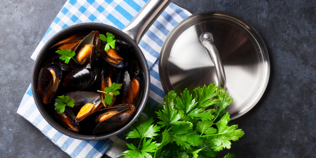 Meatless Friday Steamed Mussels